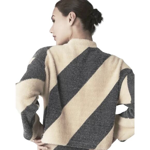 ANTHROPOLOGIE MAEVE Women’s Gray and Tan Pullover Fuzzy Sweater large - Picture 2 of 5